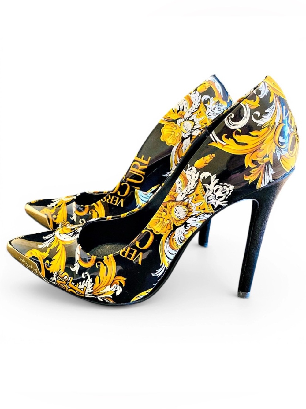 🛍️ VERSACE JEANS COUTURE AUTHENTIC BAROQUE PRINT TOE CAP STILETTO PUMPS NWOT